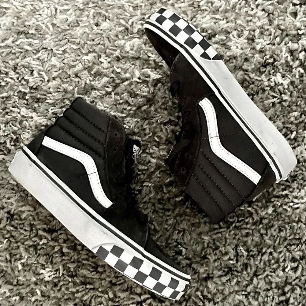 NWT VANS Kids SK8 Hi Zip Sneakers